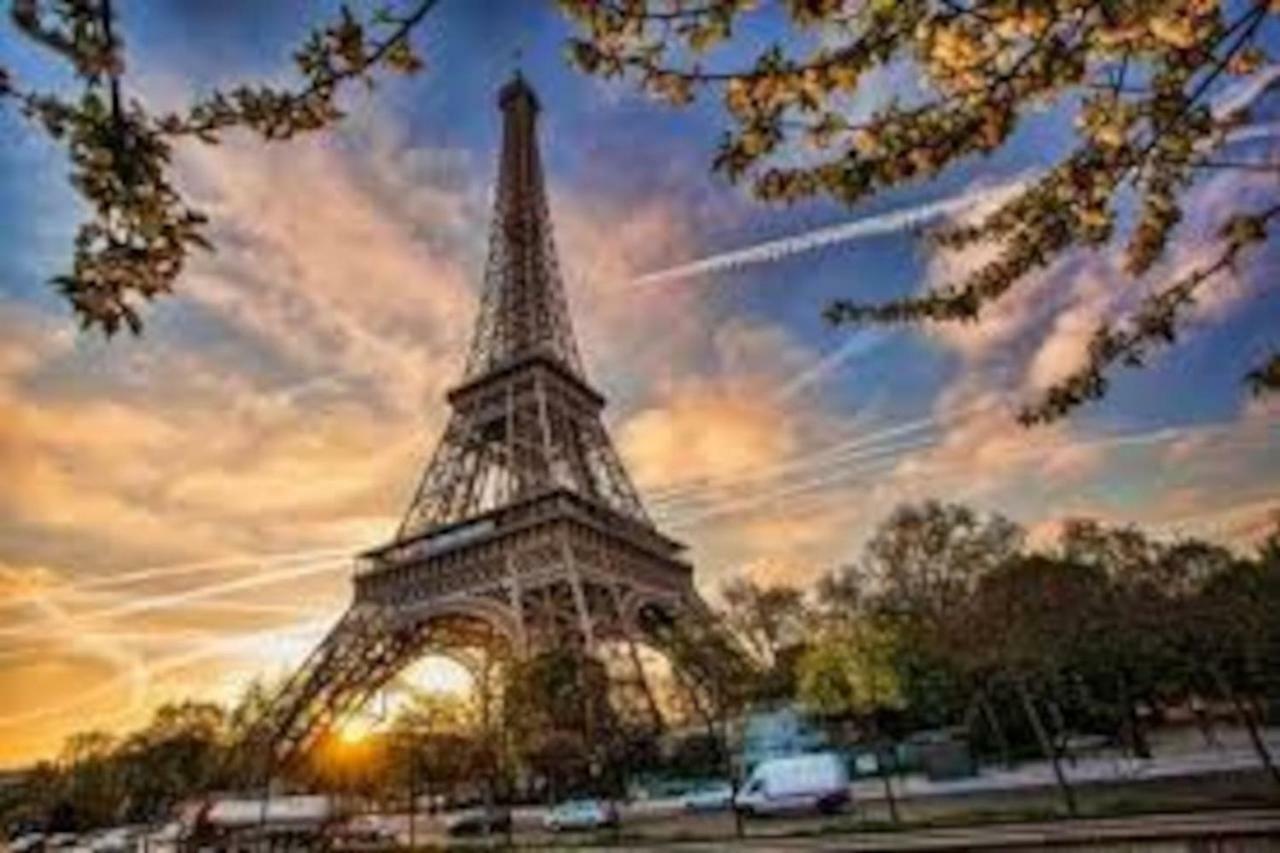 Charmant Studio Equipe Proche Paris Et Versailles Chaville Luaran gambar