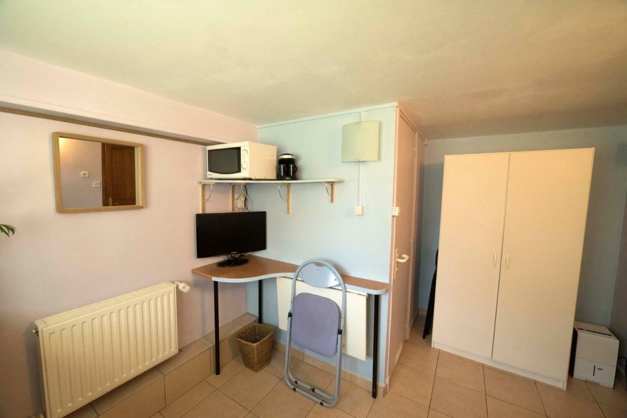 Charmant Studio Equipe Proche Paris Et Versailles Chaville Luaran gambar